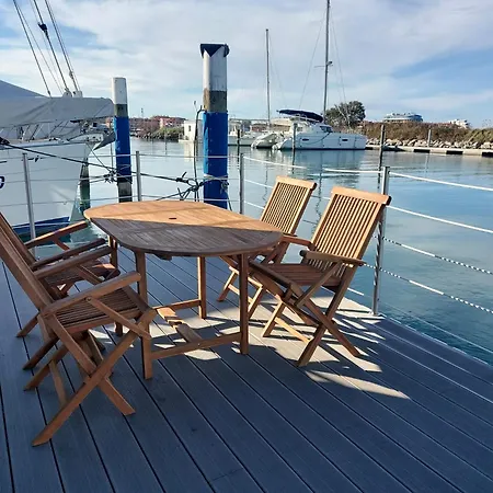 Floating Semesterbostad Grado